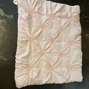 Sweet JoJo Bedding in excellent condition